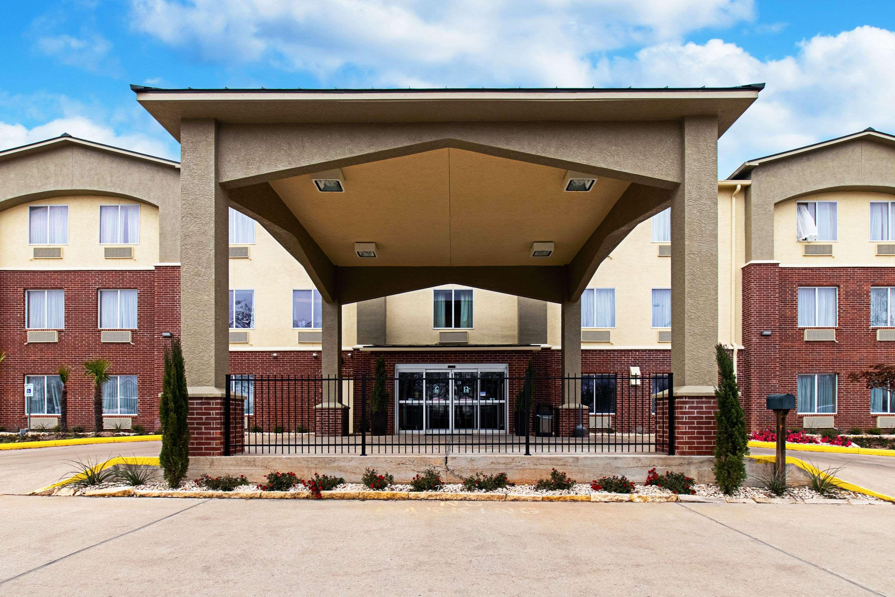 Comfort Inn & Suites And Suites Fredericksburg Exterior foto