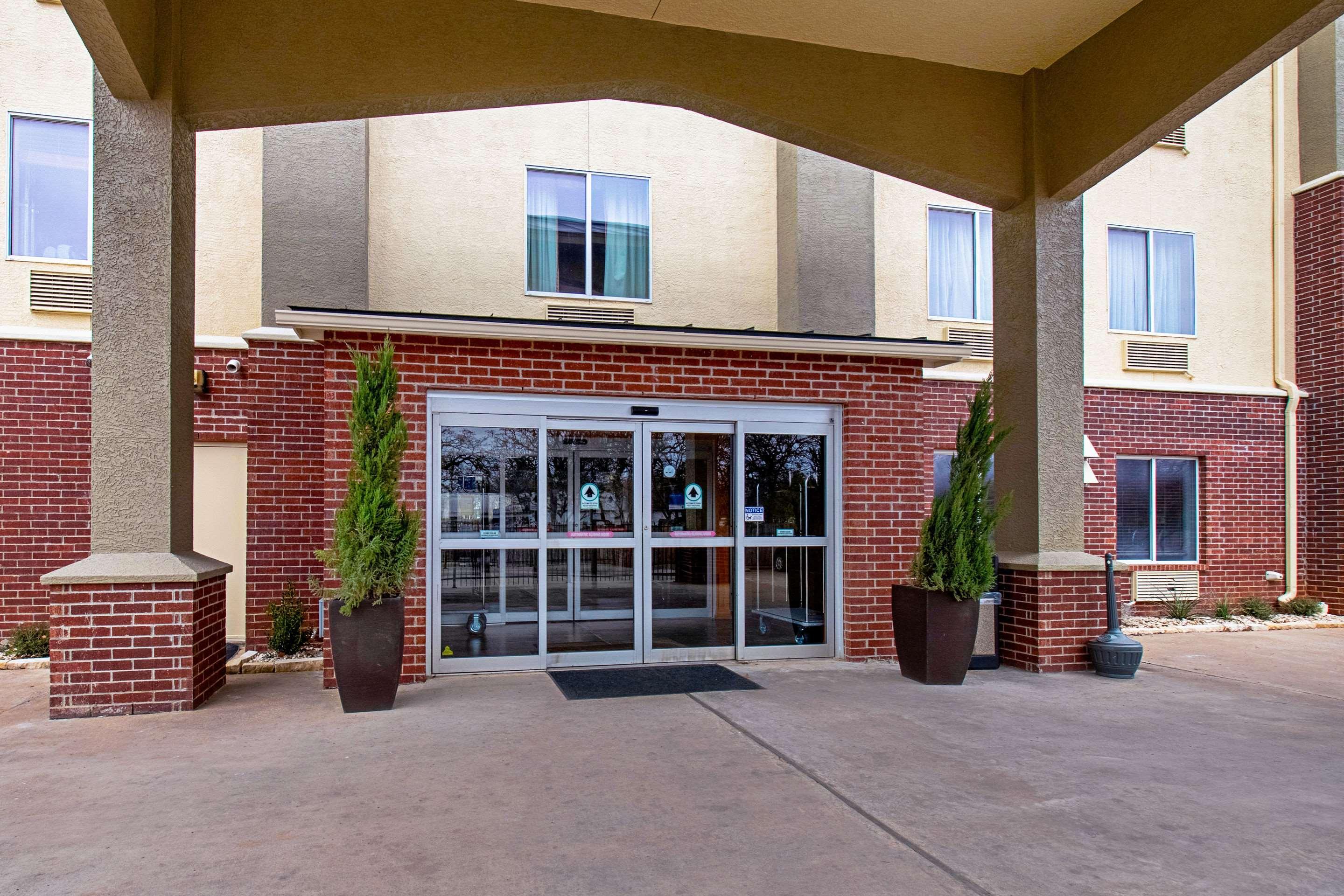 Comfort Inn & Suites And Suites Fredericksburg Exterior foto